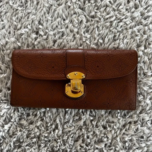 LOUIS VUITTON Cognac Monogram Mahina Leather Amelia Wallet - Picture 1 of 13